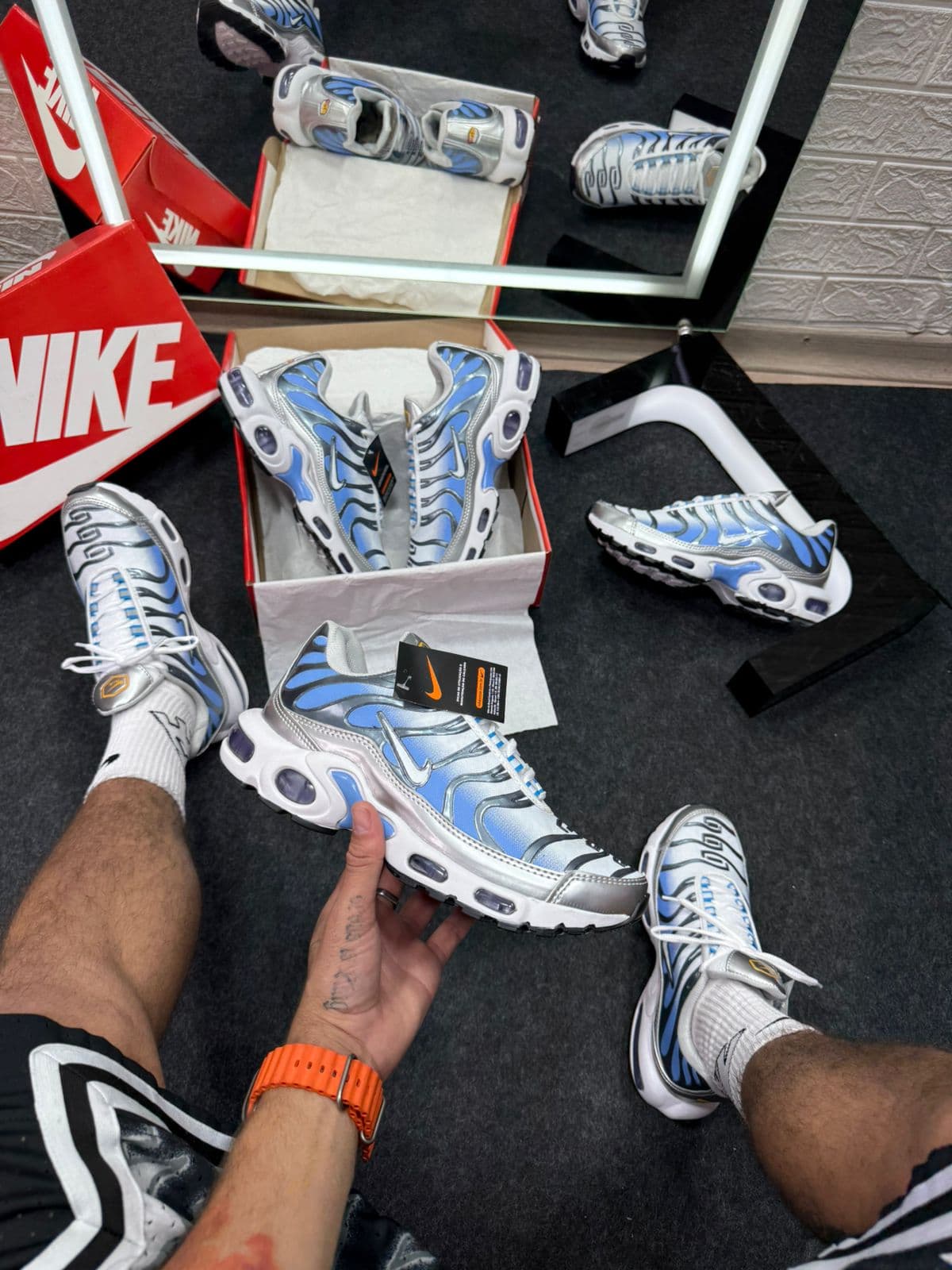 Nike Air Max Barcelona TN Branco e Azul — foto principal