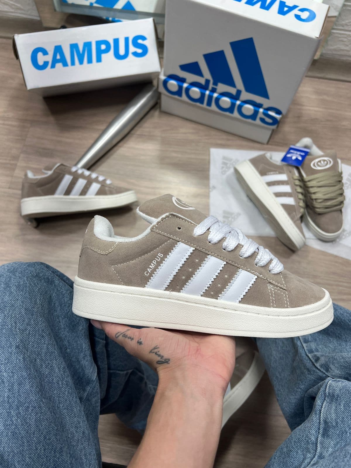 Adidas Campus Bege e Branco — foto principal