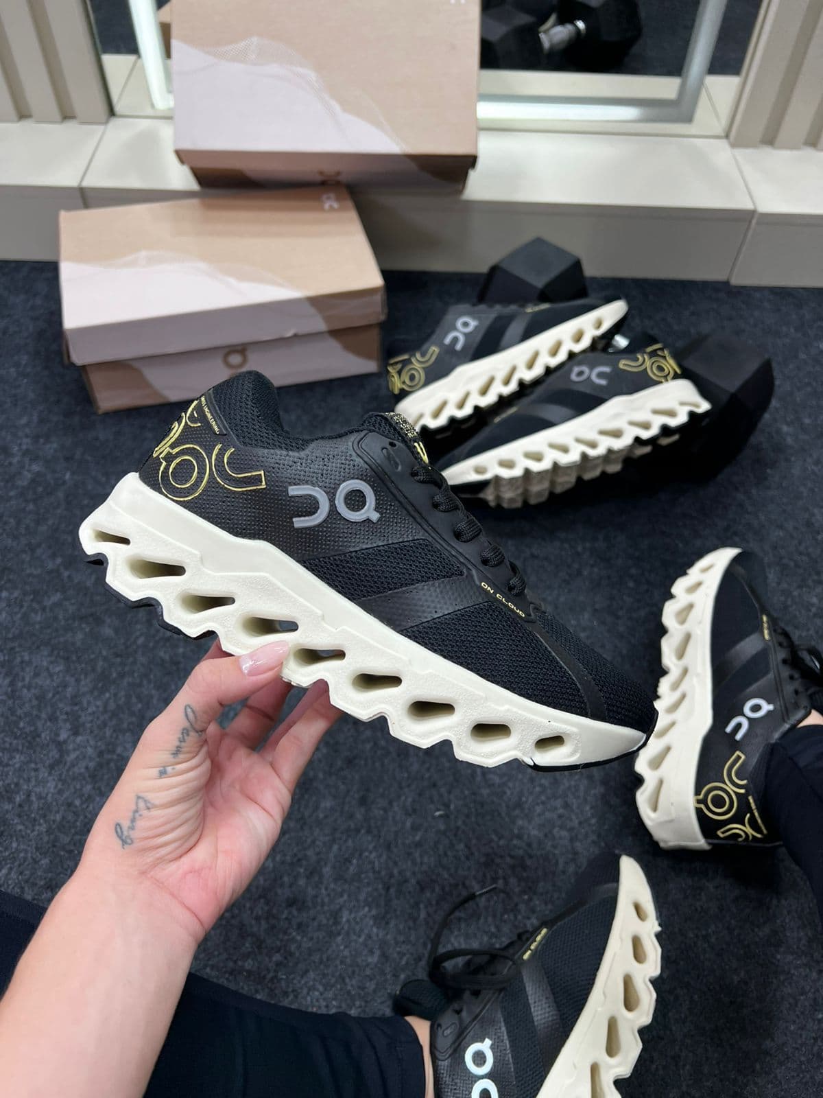 Oncloud Primeira Linha Preto Off White — foto principal