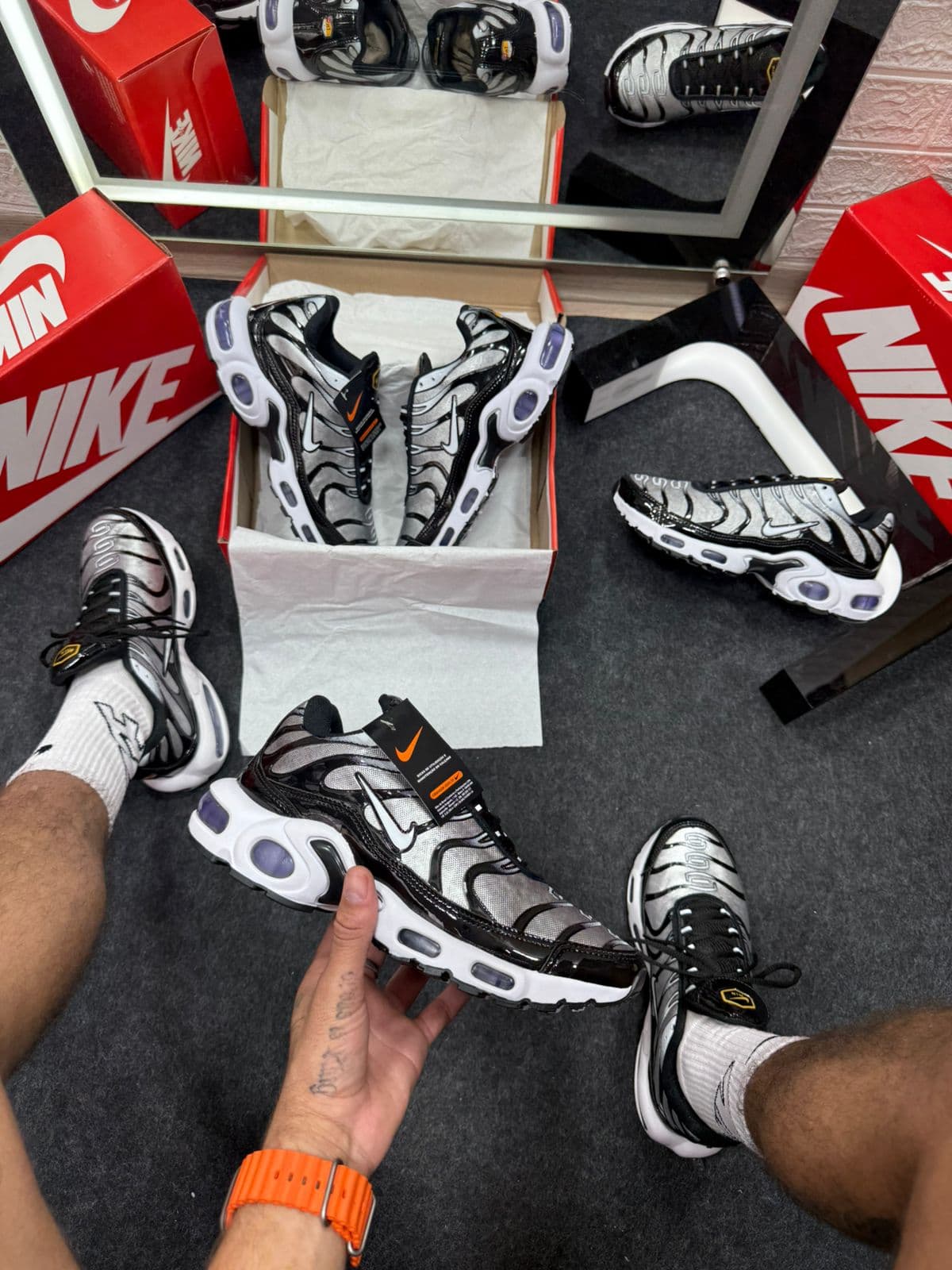 Nike Air Max Preto e Prata TN — foto principal