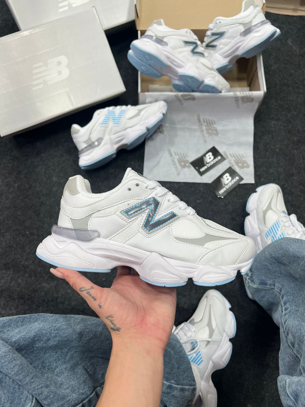 New Balance 9060 Branco e Azul — foto principal