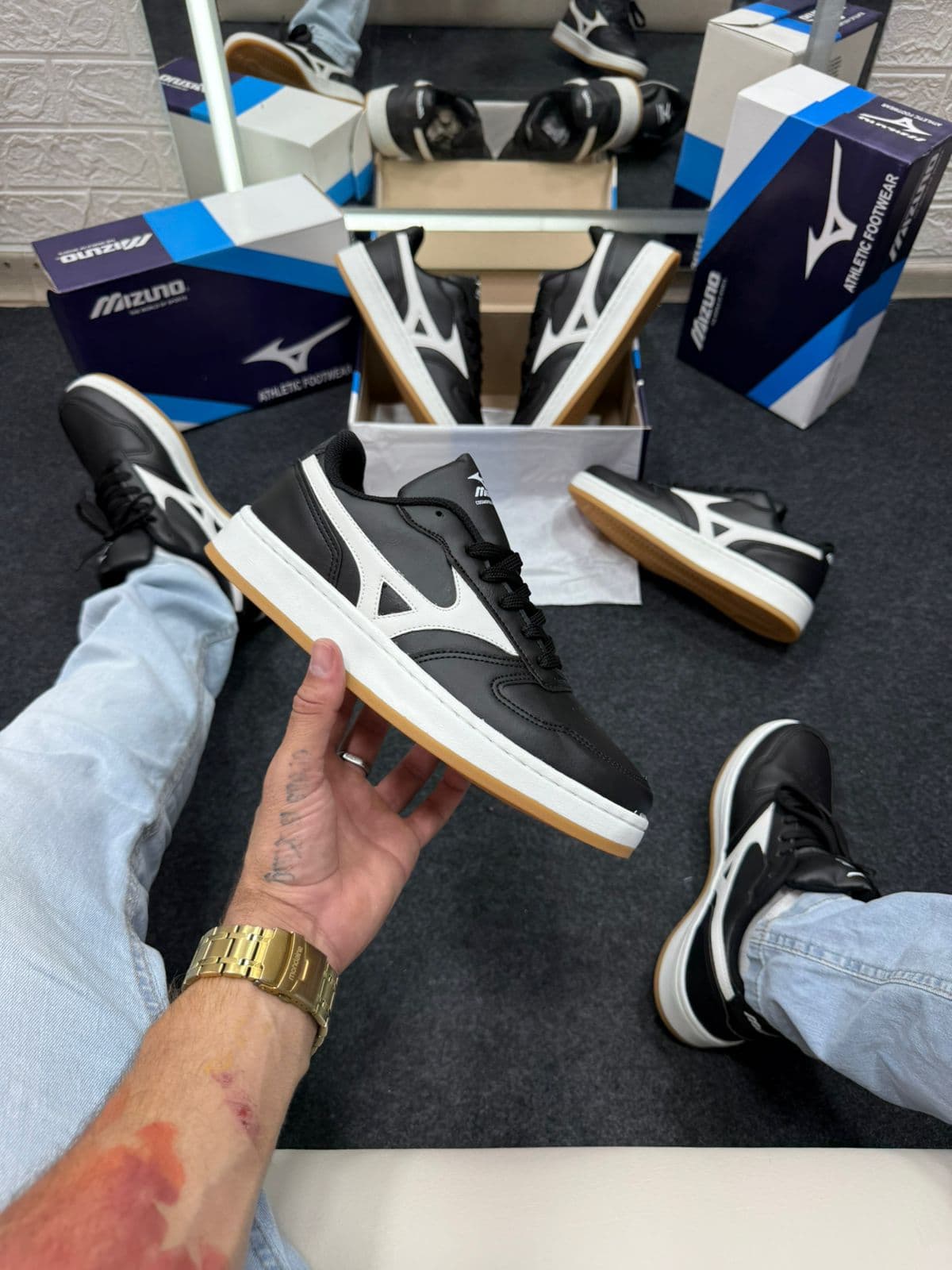 Mizuno Street Wind Branco e Preto — foto principal