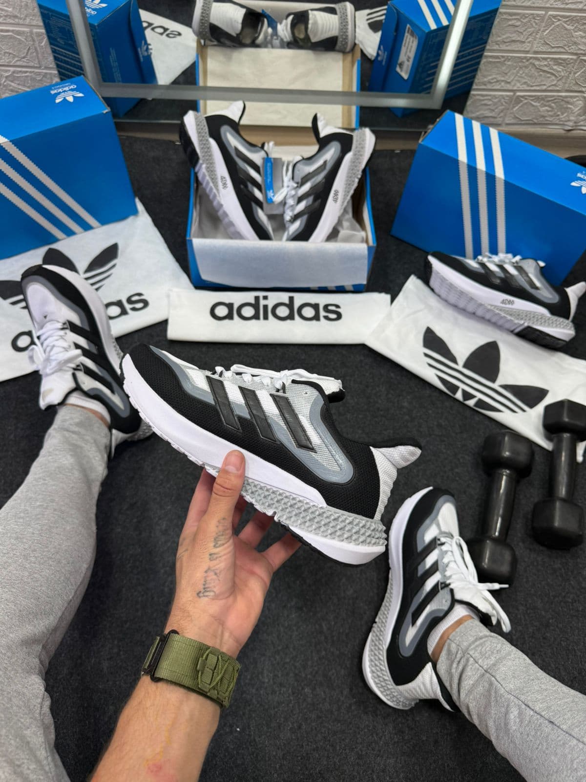 Adidas 4D Premium Branco e Preto — foto principal