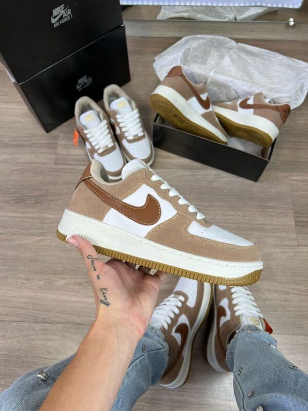 Nike Air Force 1 Bege Marrom — foto principal