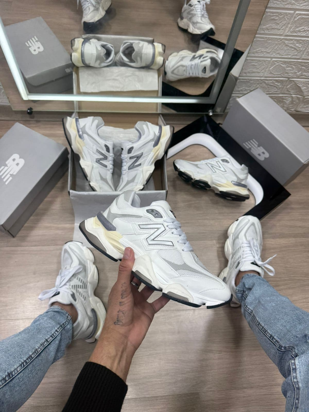 New Balance 9090 Branco e Cinza — foto principal