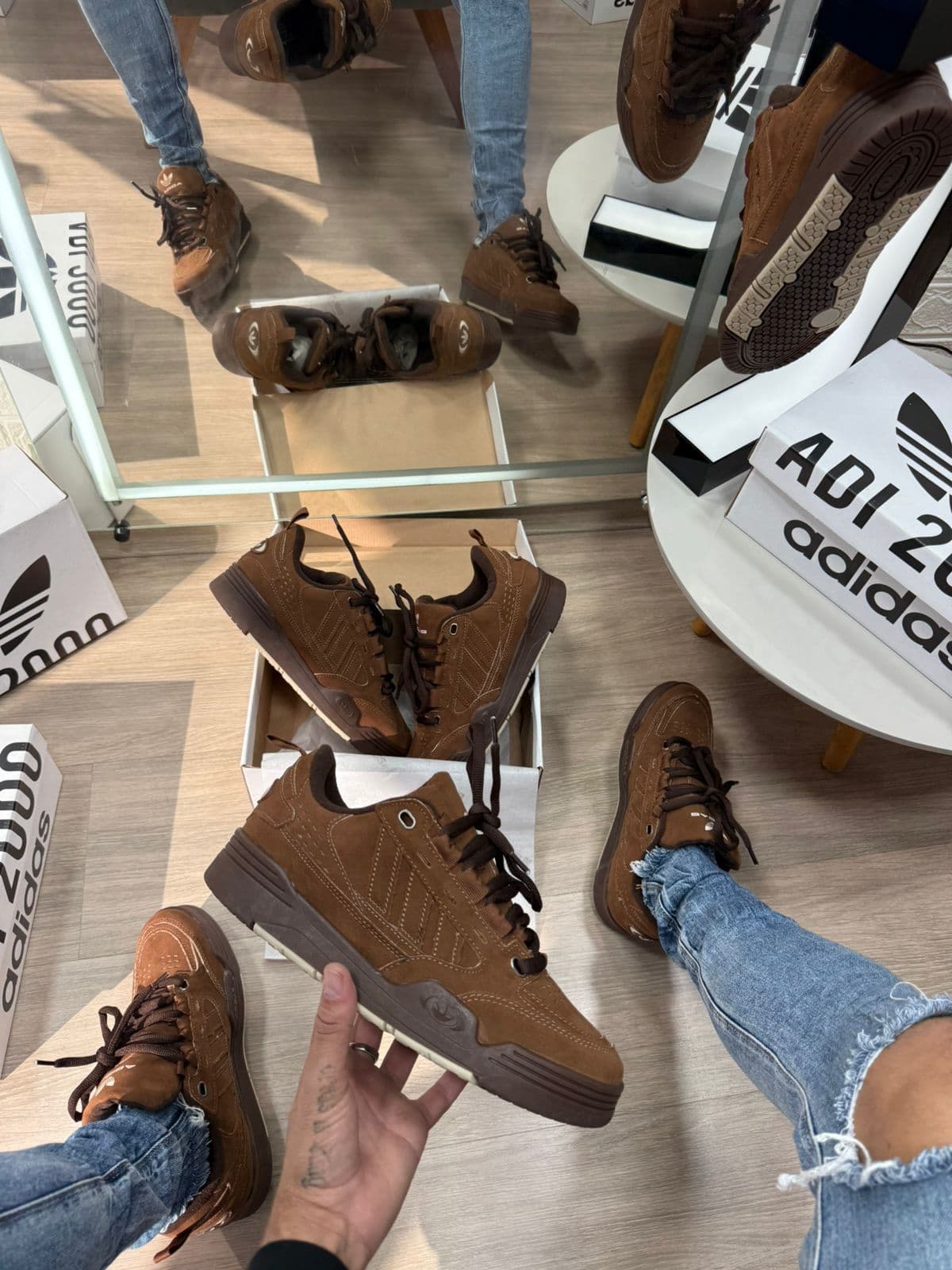Adidas 2000 Premium Marrom — foto principal