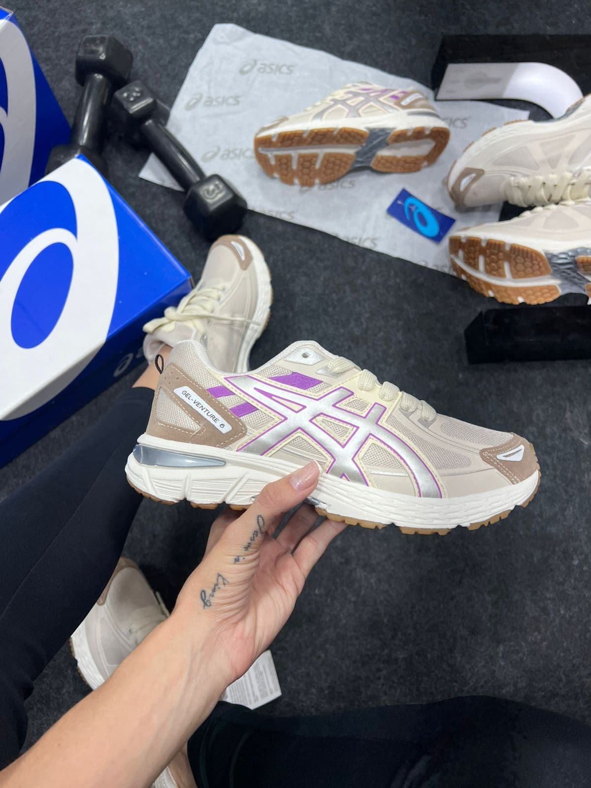 Tênis Asics Gel Venture 6 Off White — foto principal