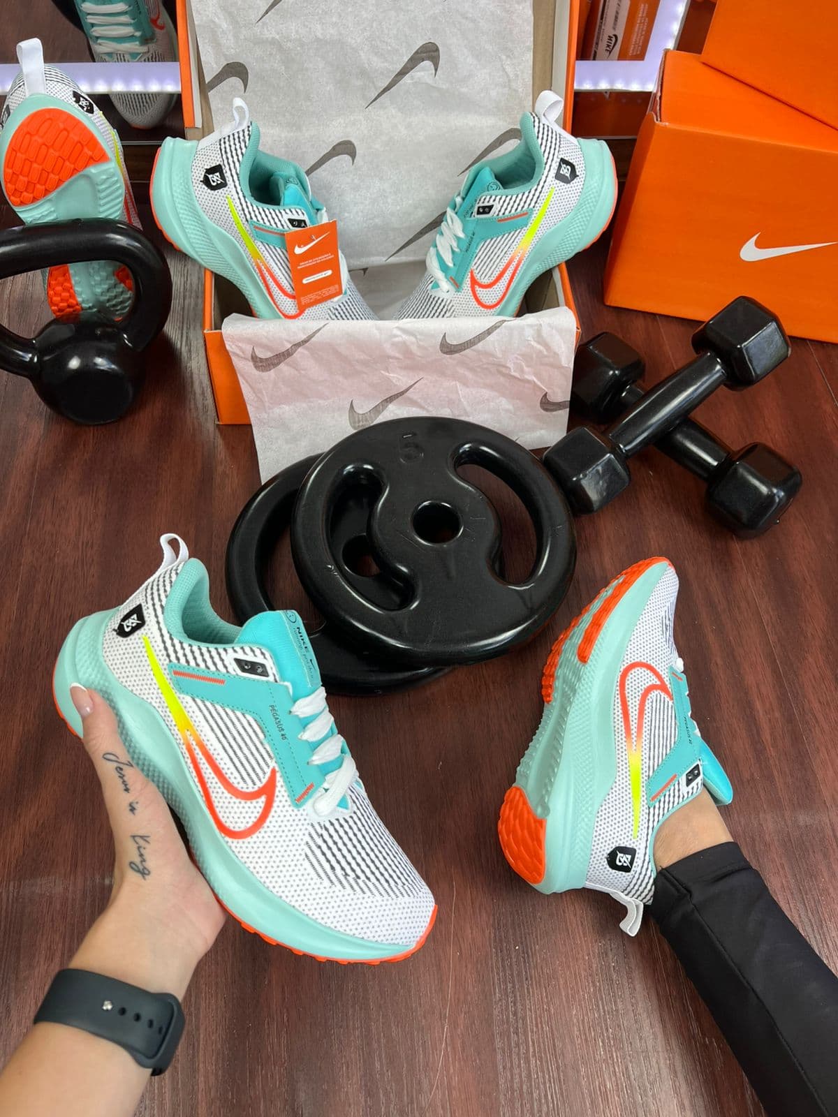 Nike Pegasus Multicolor — foto principal