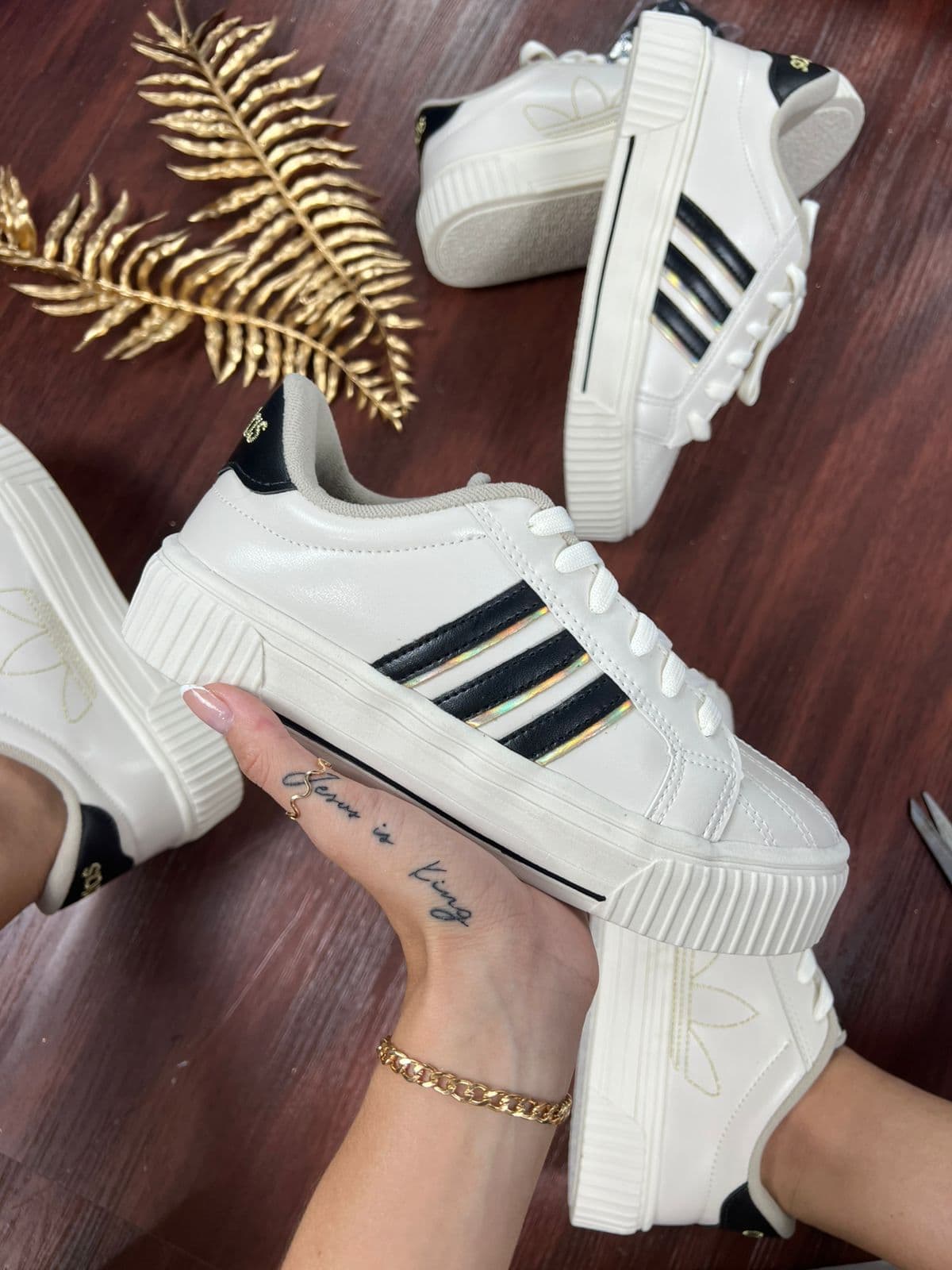 Adidas Ladies Off/preto/ouro — foto principal
