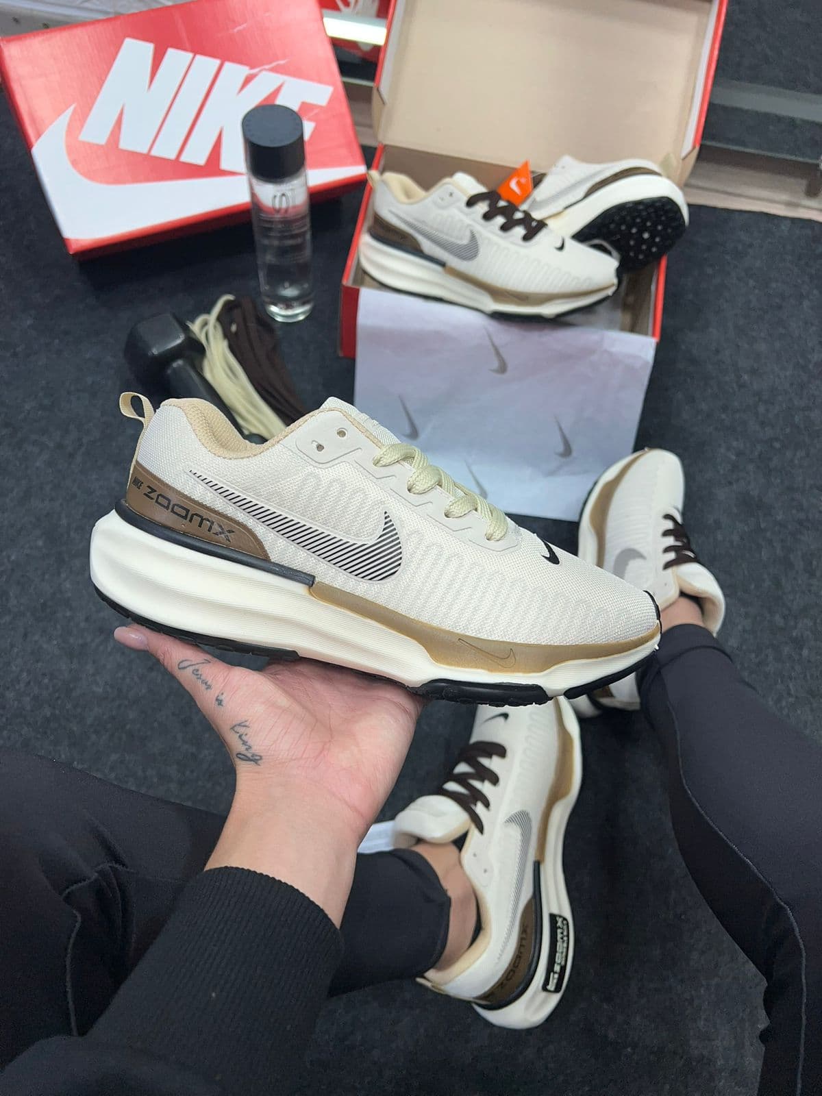 Nike Air Max Zoom X Invincible Run 3 Marrom Bege — foto principal