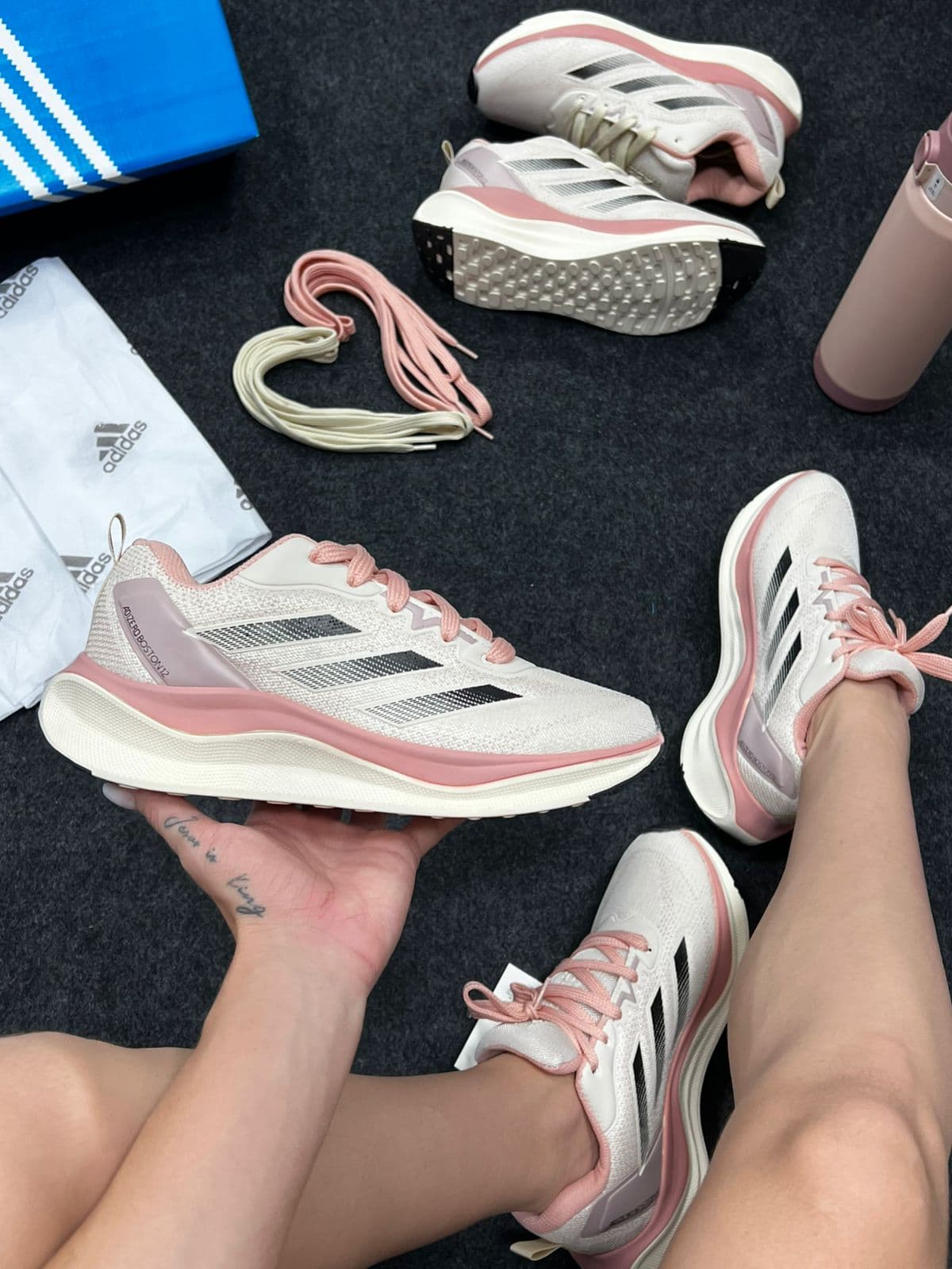 Adidas Adizero Boston 12 Off White Nude — foto principal