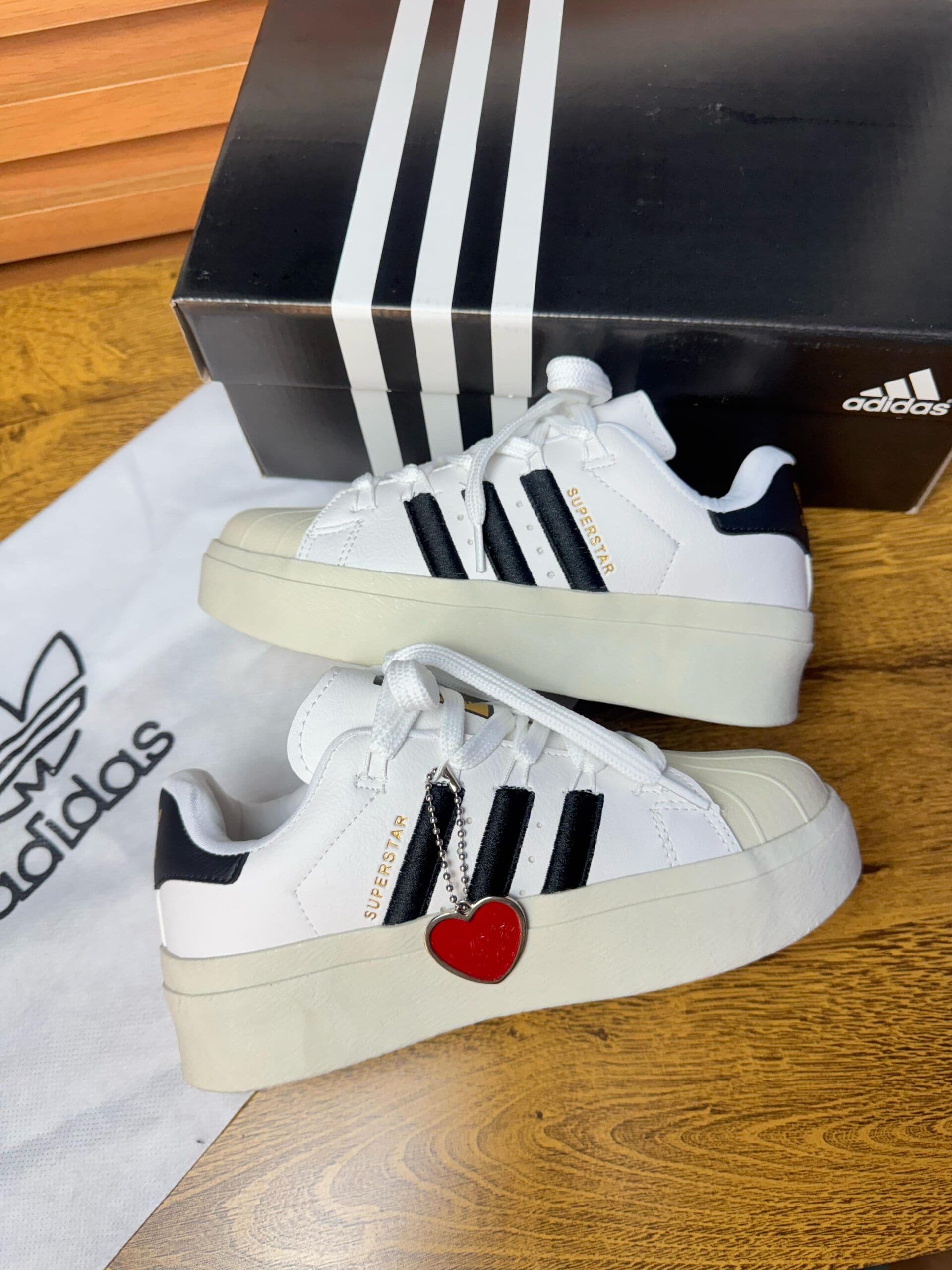 Adidas Superstar Bonega Preto/Vermelho — foto principal