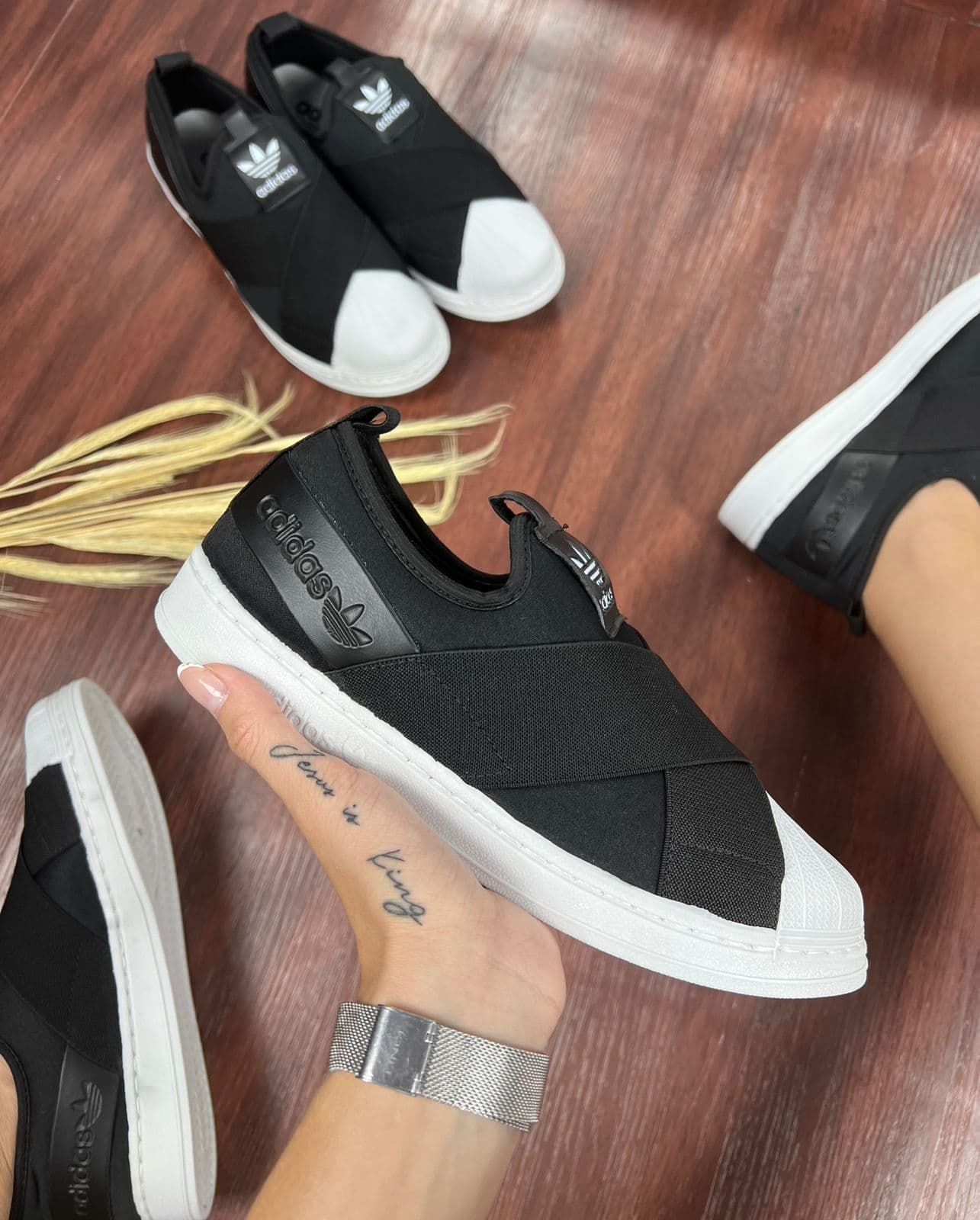Adidas Slip ON Preto/branco — foto principal