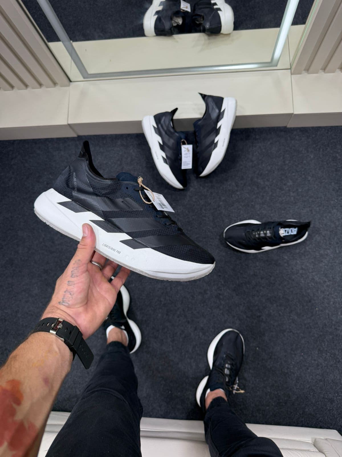 Adidas Adizero Adios Pro 4 Preto e Branco — foto principal