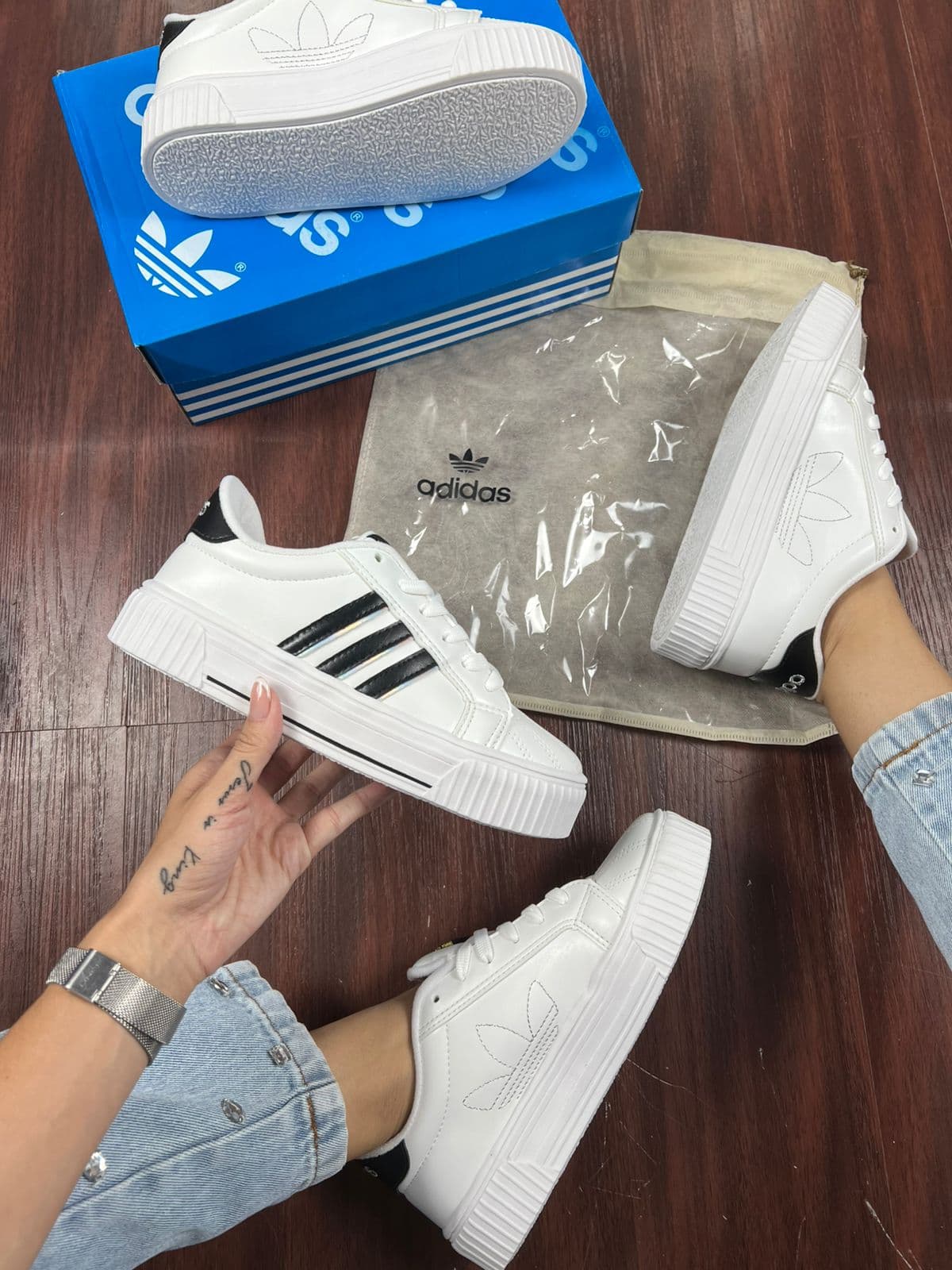 Adidas Ladies Off/preto/prata — foto principal
