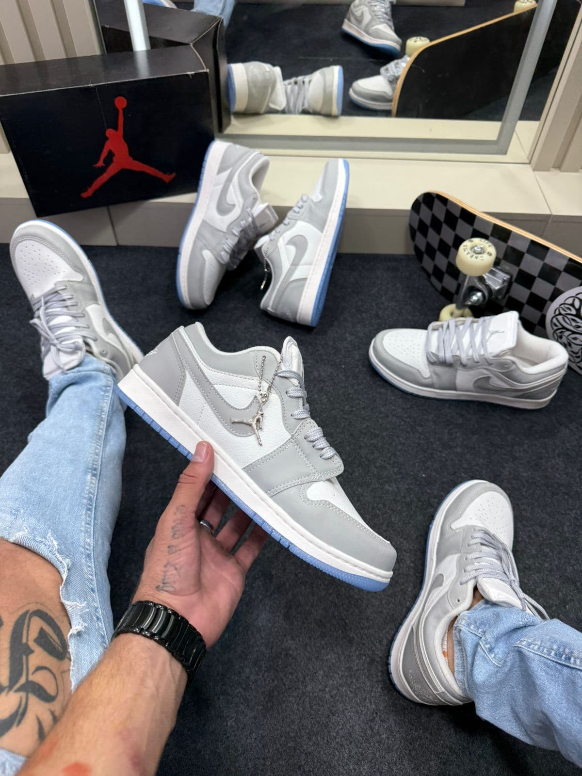 Nike Air Jordan Low Premium Branco e Cinza — foto principal