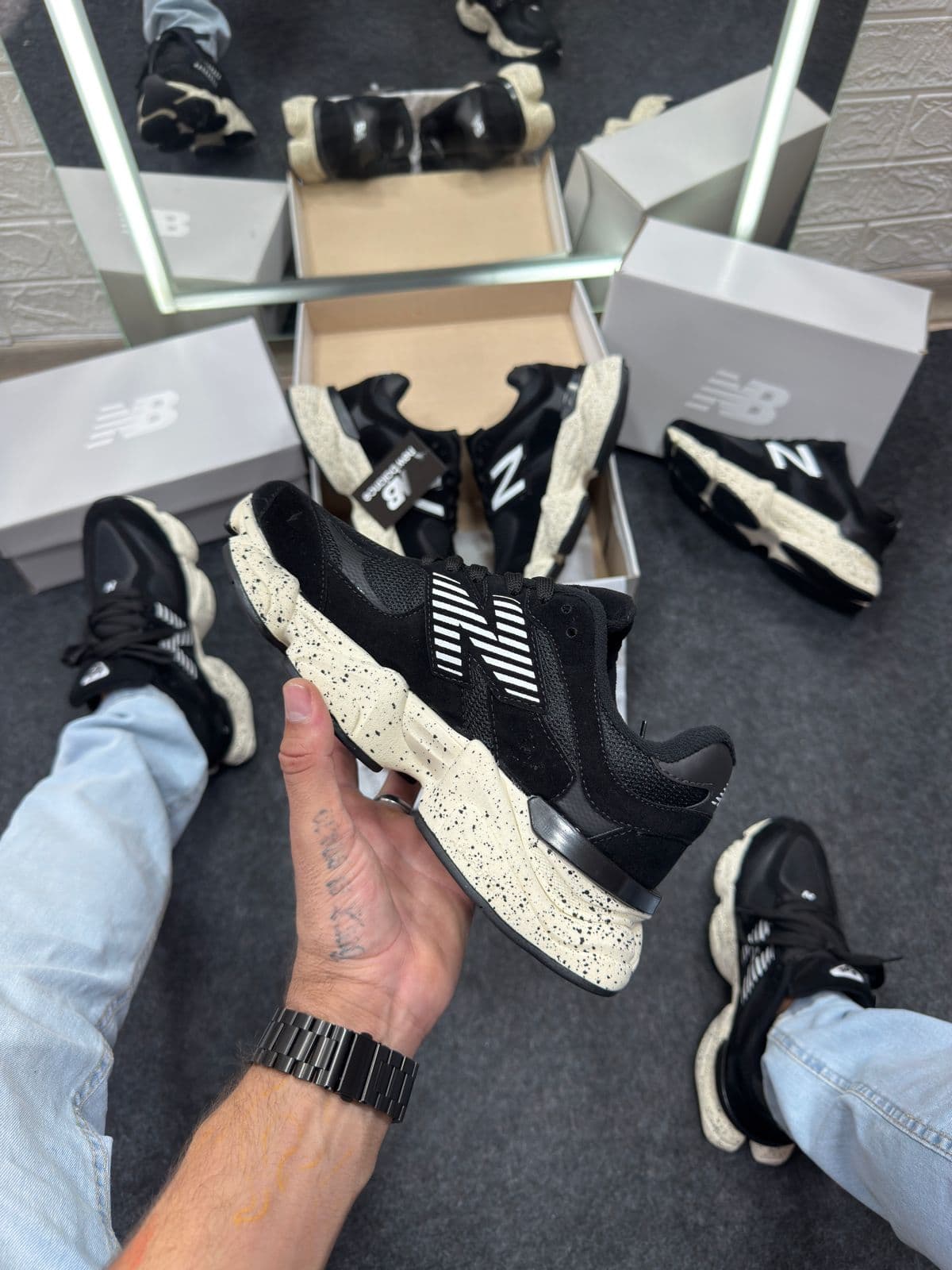 New Balance 9060 Preto e Branco — foto principal