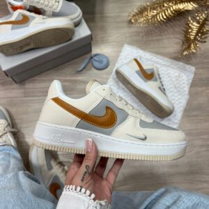 Air Force 1 Premium Branco e Marrom