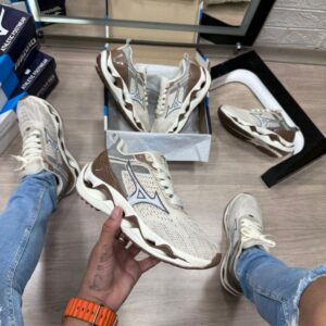 Mizuno Wave Stratos Off White e Marrom Atacado