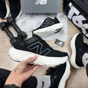 New Balance Fresh Foam 1080 Preto e Branco