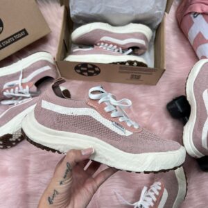 Vans Ultrarange VR3 Branco Rosa