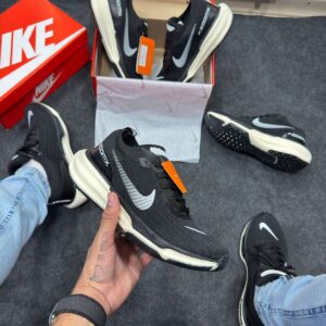 Nike Air Zoom X Invincible Run 3 Branco e Preto Atacado
