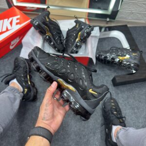 Nike Vapor Max Plus Preto e Dourado Atacado