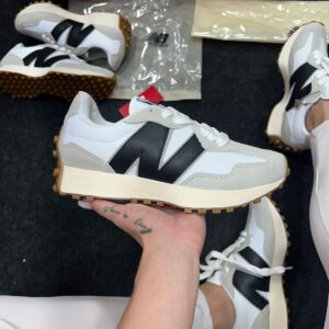 New Balance 327 Branco e Preto Feminino Atacado