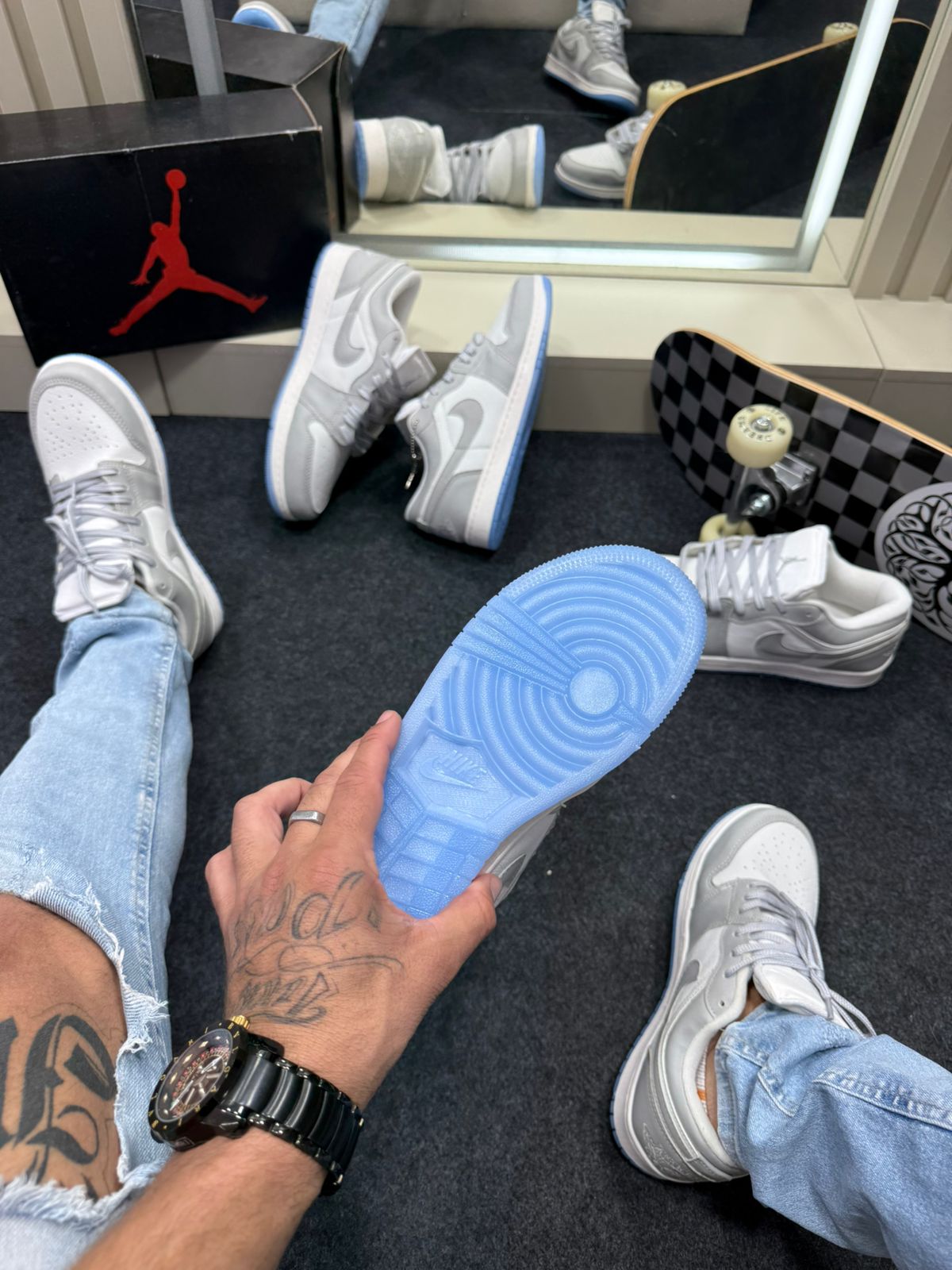 Nike Air Jordan Low Premium Branco e Cinza 4