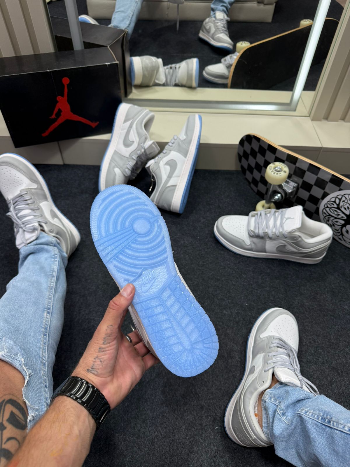 Nike Air Jordan Low Premium Branco e Cinza 8