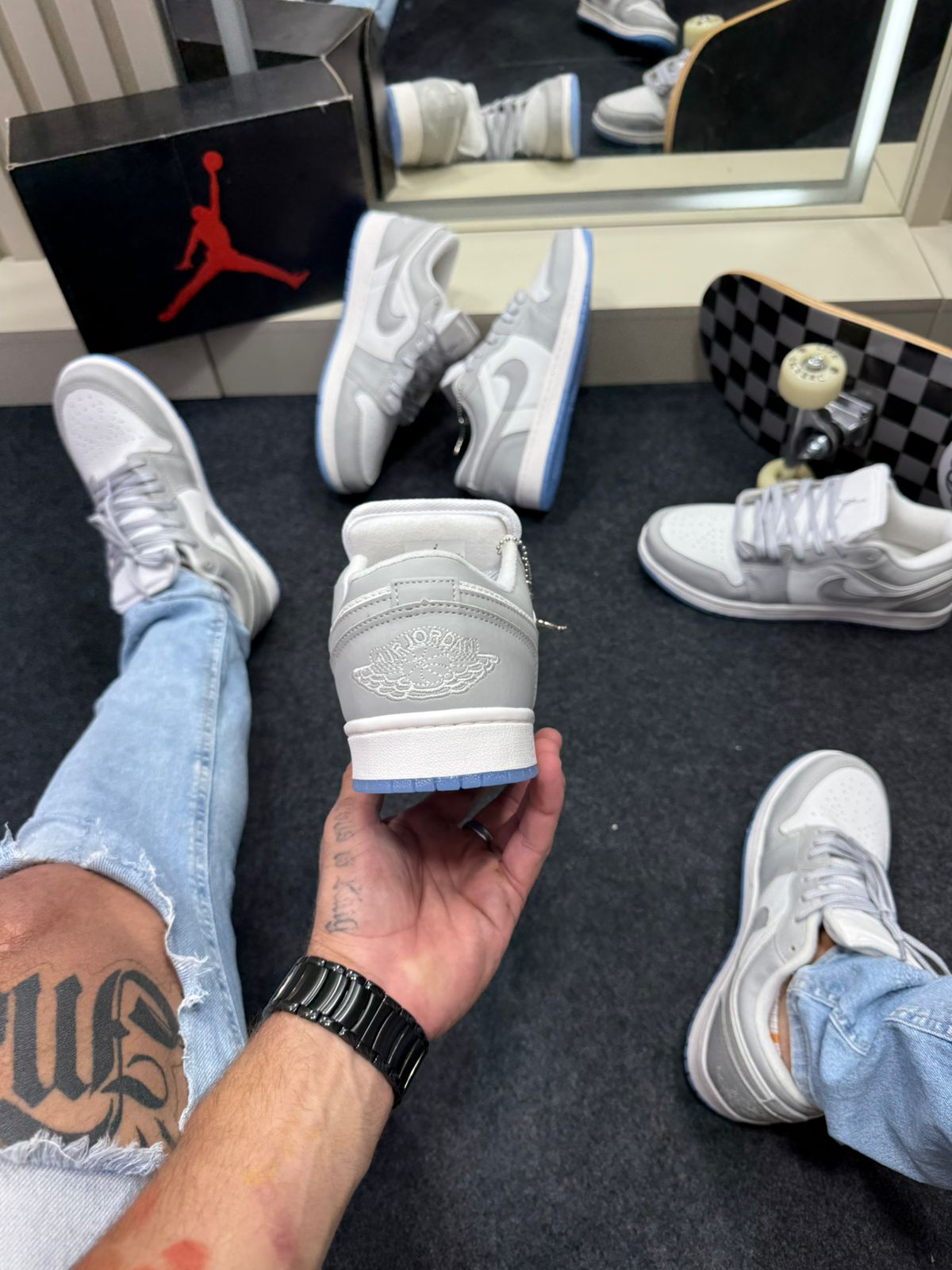 Nike Air Jordan Low Premium Branco e Cinza 9