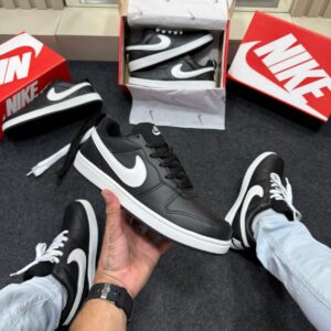 Nike Court Borough Low Preto e Branco