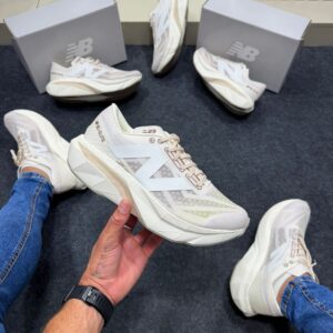 New Balance Fuelcell Off White