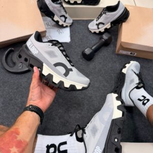 On Cloud Monster Cinza Preto