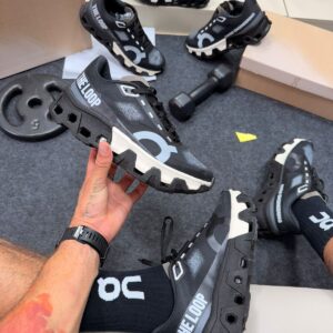 On Cloud Monster Preto Branco