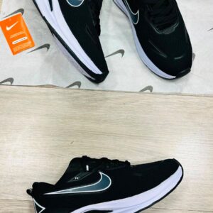 Nike Fit Preto e Branco